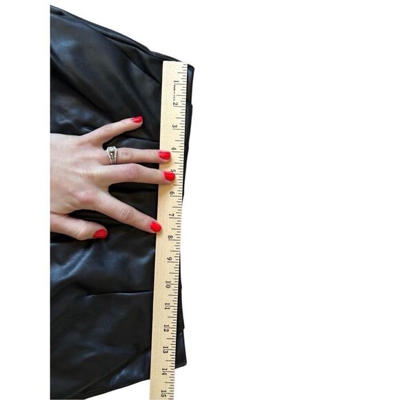 NEW Abercrombie & Fitch Vegan Leather Skinny Flare Pants size 29 Black - Picture 7 of 12